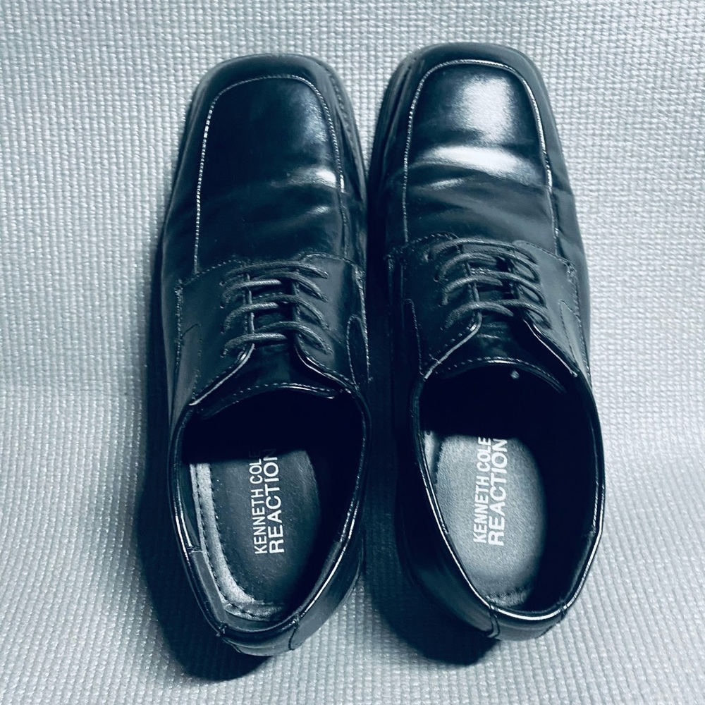 Kenneth Cole reaction dress shoes